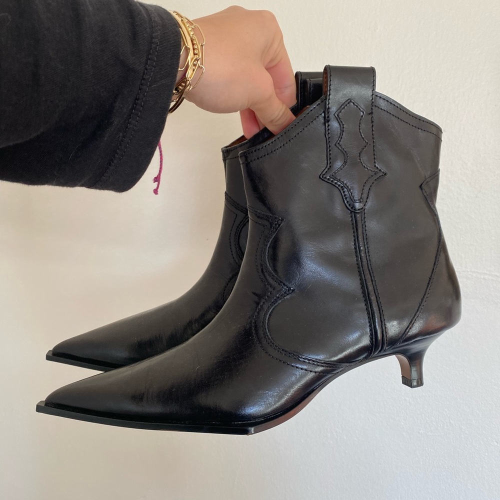 Zara leather western kitten heel booties. 
Never worn size 38 super cute